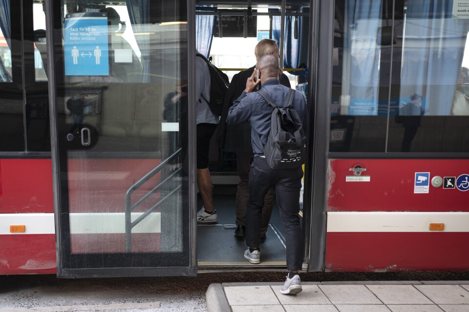 Intresseorganisationen Svensk kollektivtrafik är orolig över risken för trängsel i augusti. Arkivbild.