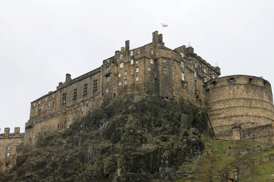 Vy över Edinburgh Castle, granne med krönikörens forna arbetsgivare.