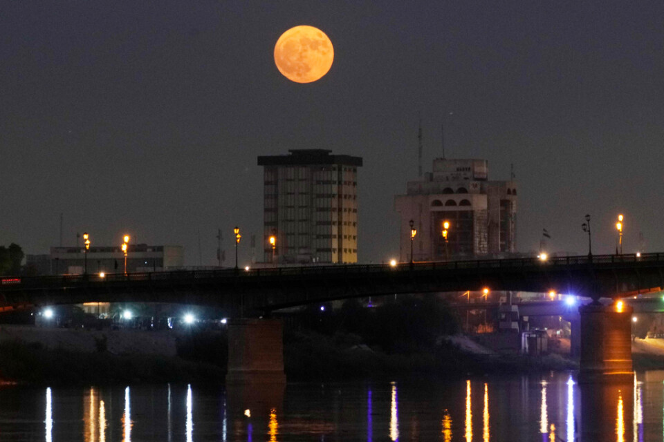Även i Iraks huvudstad Bagdad kunde supermånen skådas.