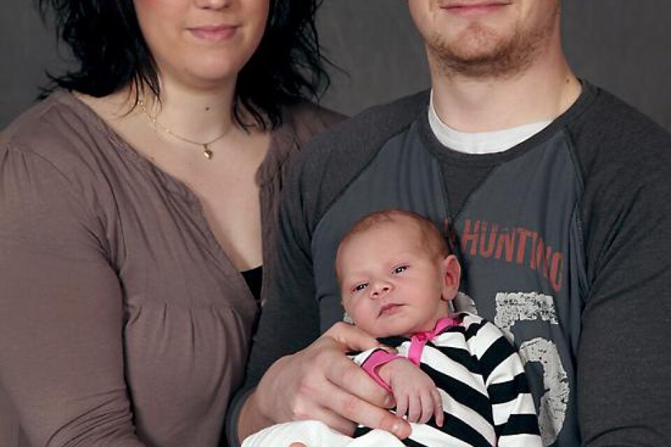 Angélica Persson och Hampus Olsson, Nättraby, fick den 30 mars en dotter, Penny, som vägde 3 800 g och var 50 cm.