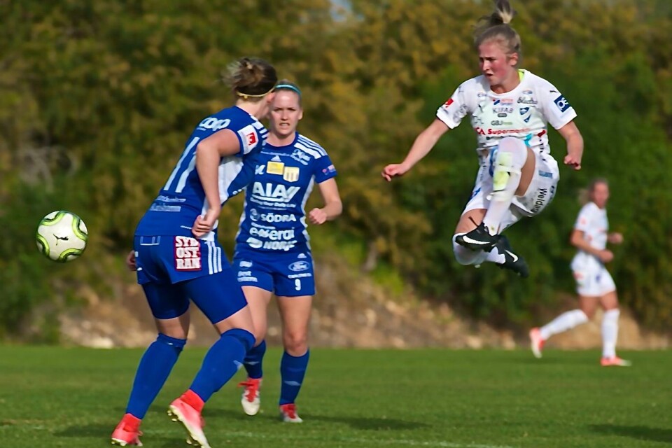 Ida Strömblad slog axeln ur led i den allsvenska premiären mot Piteå. Tränaren Jonas Walfridsson räknar ändå med att hon snart är tillbaka i spel.