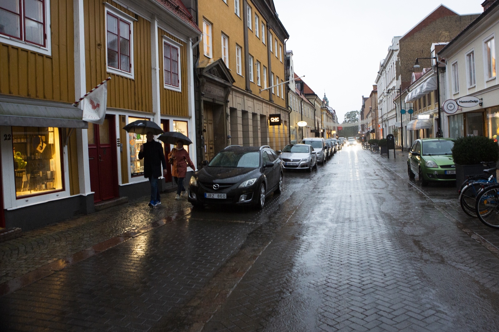 Ett stort skyfall drog in över Kalmar på torsdagen.