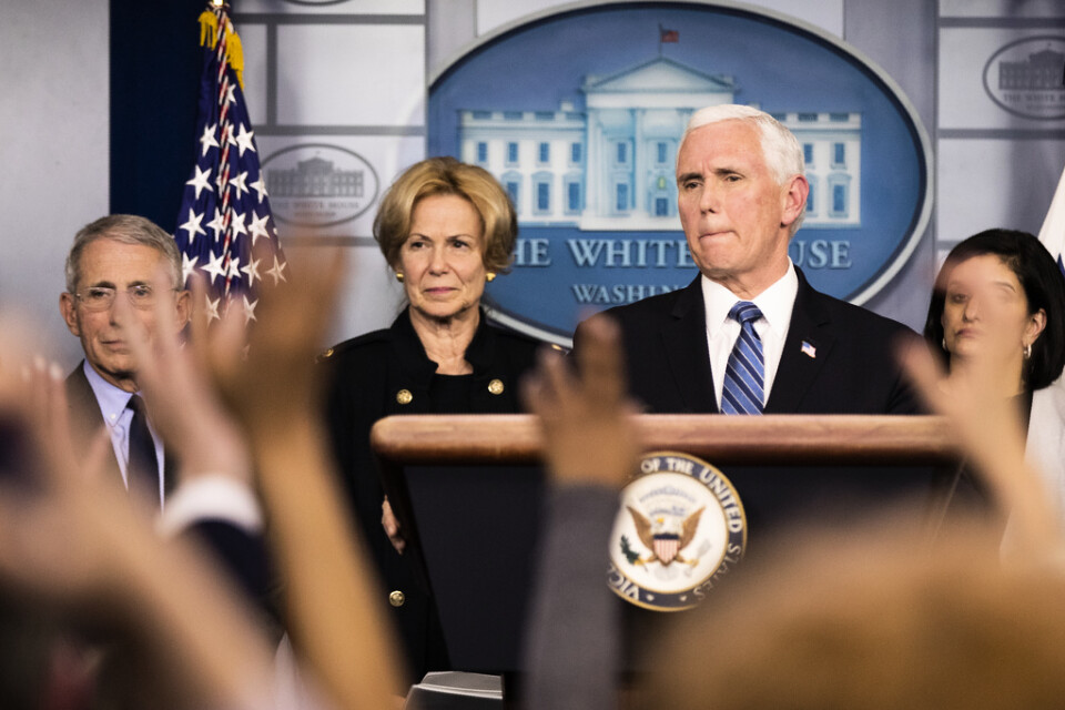 USA:s vicepresident Mike Pence håller presskonferens i Vita huset.