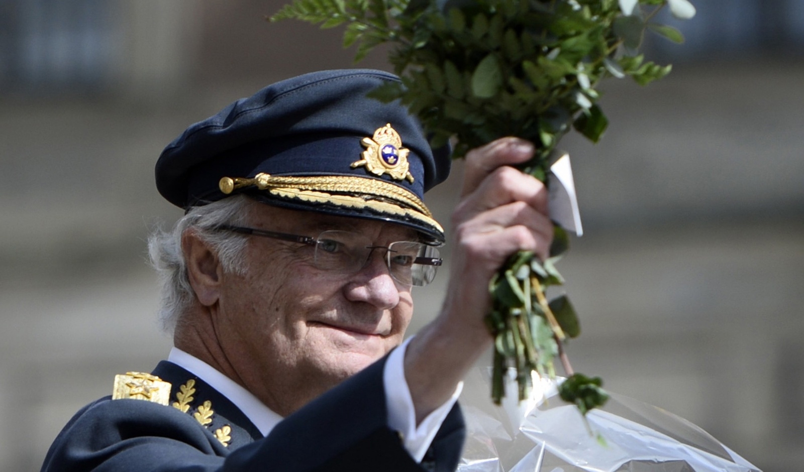 Kung Carl Gustaf hyllas på sin 70-årsdag på yttre borggården på Stockholms slott lördagen den 30 april 2016.
Foto: Henrik Montgomery / TT