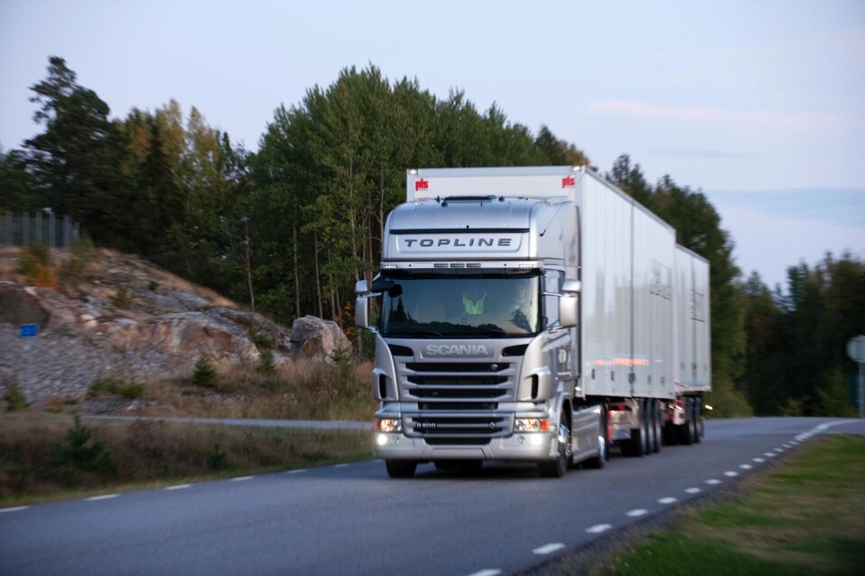 Kilometerskatten är tänkt att beskatta alla lastbilstransporter med 26 kronor per mil. Det skulle slå oerhört hårt mot vår framtid inom de gröna näringarna, menar Emma-Klara Arnell. Foto: Bertil Ericson / TT
