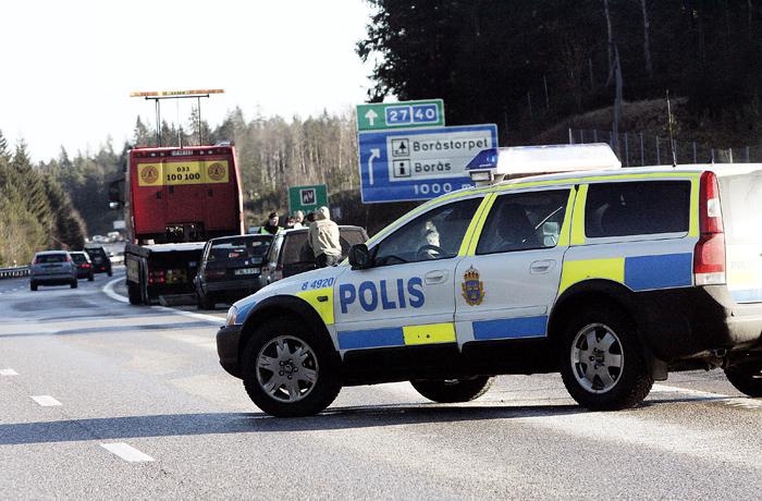 Flera bilar snurrade av vägen i närheten av Boråstorpet. Foto: Lennart Magnusson