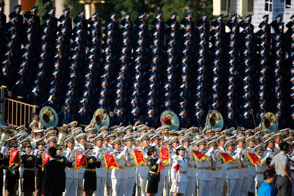 Kina visar upp sina militära muskler med en jätteparad i Peking för att fira 70-årsminnet av Japans kapitulation i andra världskriget. Över 12 000 soldater ska marschera förbi Himmelska fridens torg och avancerade vapen visas upp. President Xi Jinping