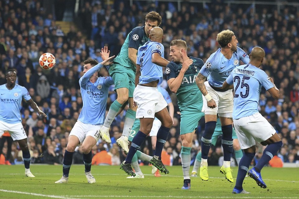 För tredje gången på 1,5 vecka möter Manchester City och Tottenham varandra. Den här gången i Premier League.