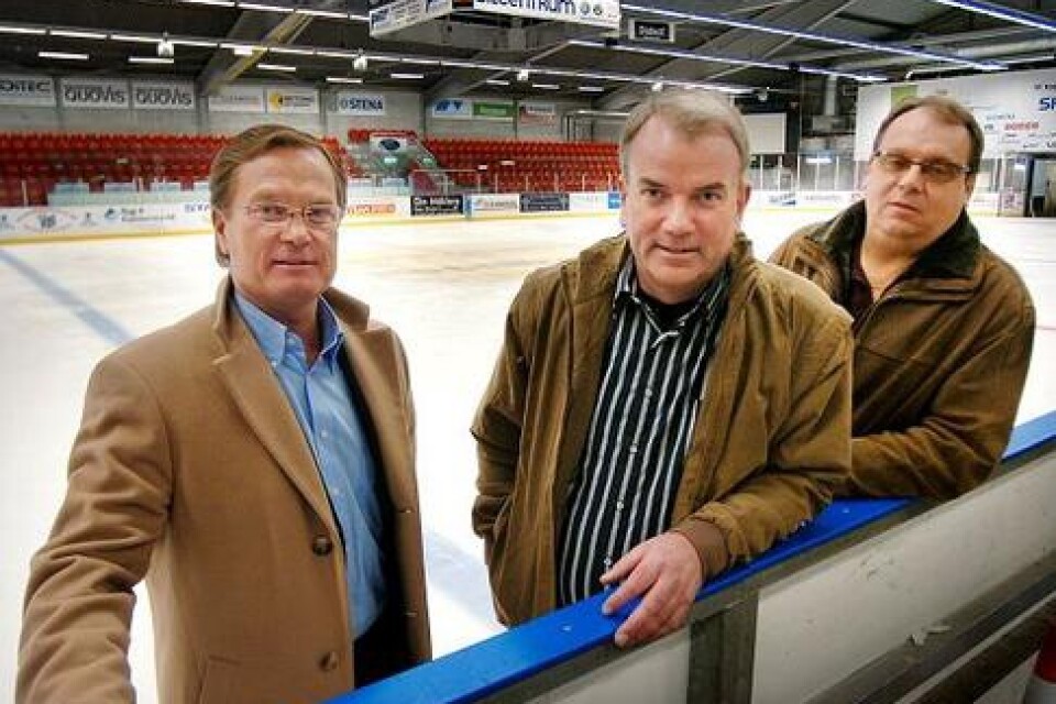 Staffan Johansson (mitten) blir ny ordförande i Kristianstads IK. Stig Norberg (vänster) och Mats Larsson (höger) tar plats i styrelsen. BILD: BOSSE NILSSON