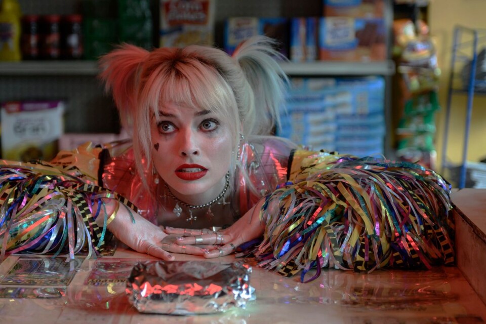 Harley Quinn (Margot Robbie) kämpar med självbilden och alla skurkar som attackerar henne när det har tagit slut med Jokern.