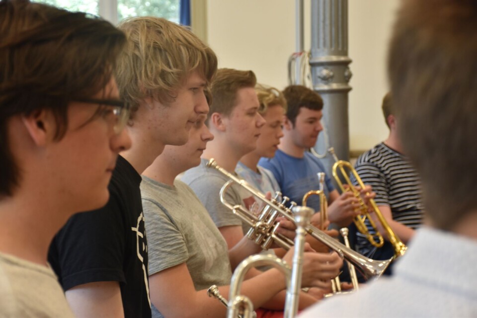 Trumpetlektion i ensemble. Samtliga deltagare läser på musikhögskola.