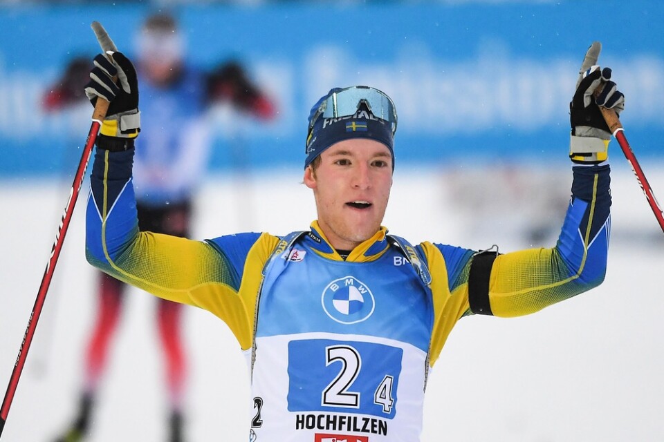 Sebastian Samuelsson fixade svensk seger i stafetten i Hochfilzen.