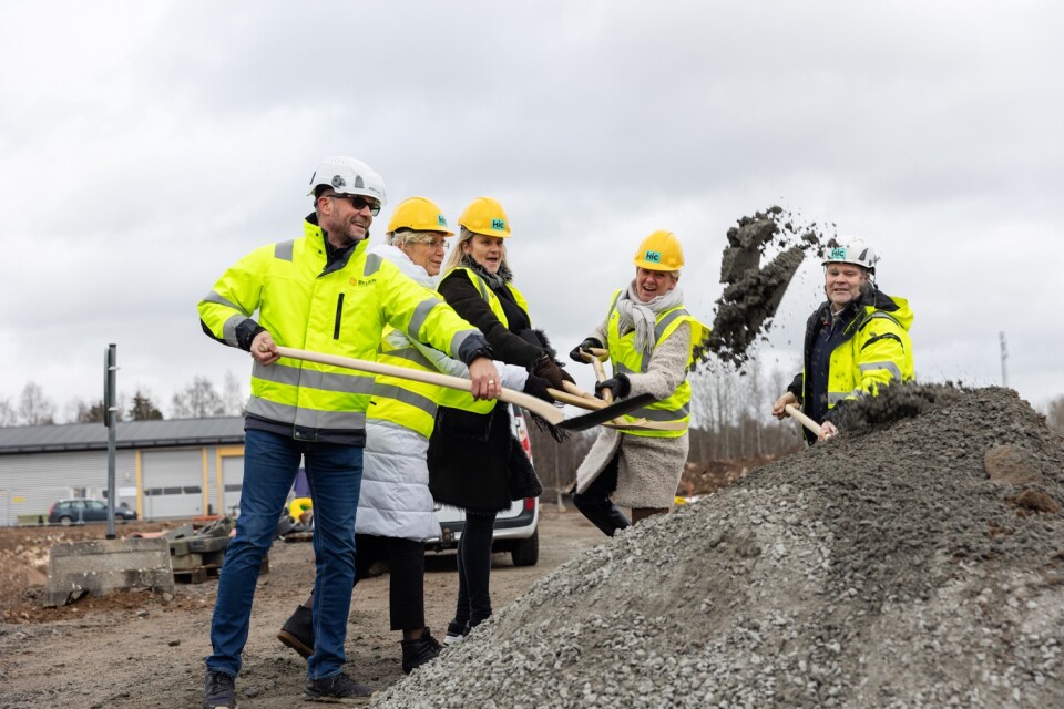 Första spadtaget för Beijers nya anläggning i Växjö.