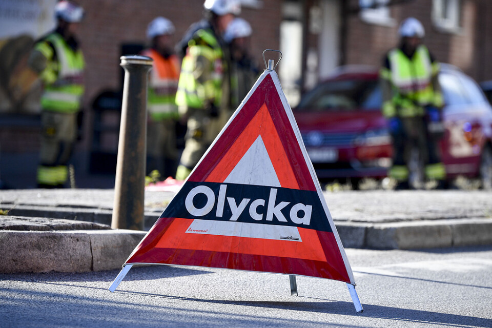 En person har förts till sjukhus efter en trafikolycka i Upplands-Bro. Arkivbild.