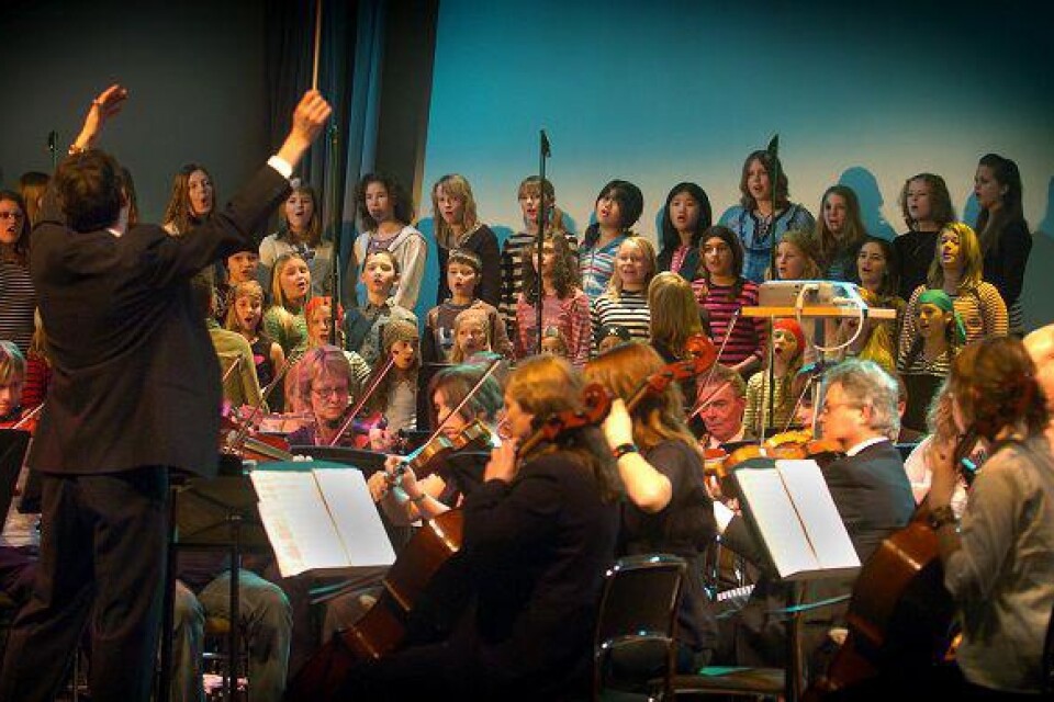 Christianstad Symfoniker och musikskolekörerna Da Capo och La Musica bjöd på konsert. BILD: WILLY ALM