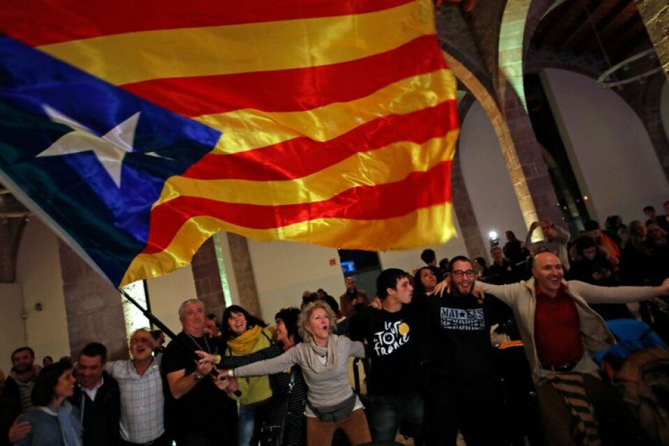 Katalanska separatister jublar efter segern i regionvalet.