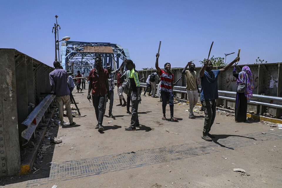 Demonstranter utanför Sudans militärhögkvarter i Khartum förra veckan.
