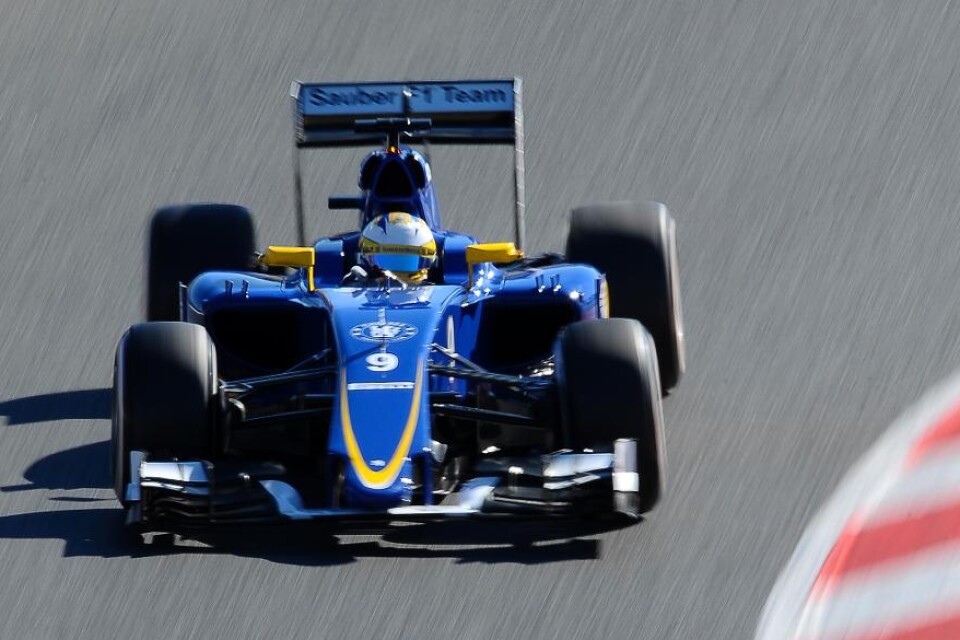 Marcus Ericsson inledde formel 1-veckan i Melbourne med en dag i en domstol. Den svenske F1-föraren i Sauber var i domstolen för att stallets förre reservförare Giedo van der Garde ansett att Ericsson och brasilianaren Felipe Nasr fått förarkontrakt med