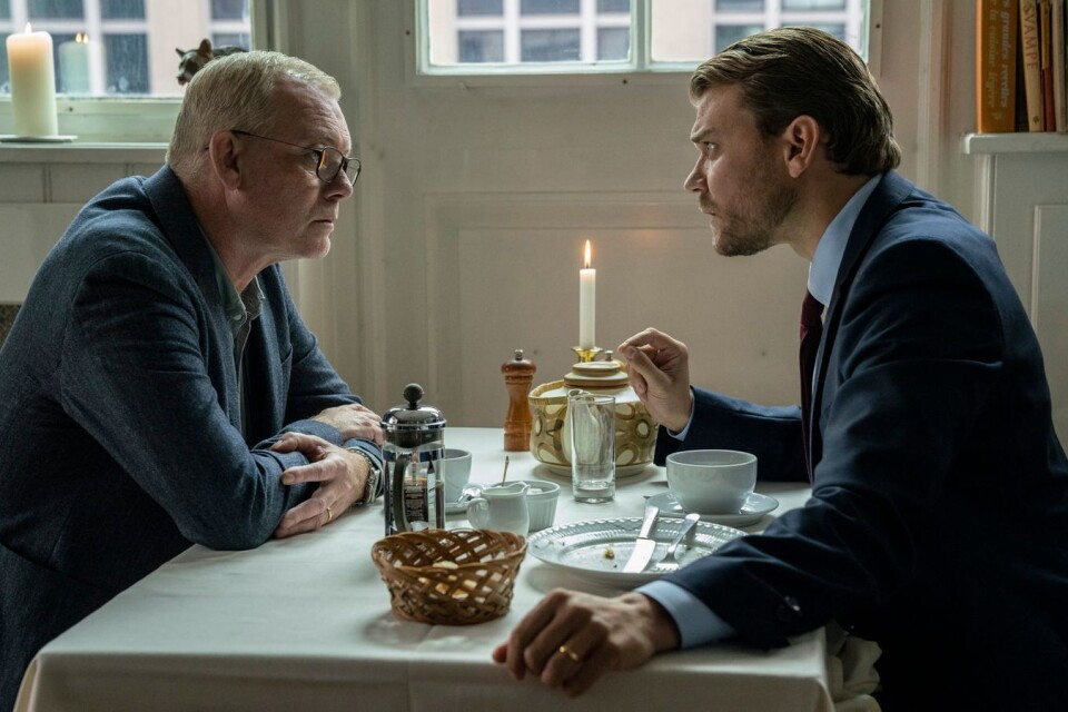 Søren Malling som mordutredaren Jens Møller och Pilou Asbæk som åklagare Jakob Buch-Jepsen i tv-serien "Utredningen" om mordet på Kim Wall.