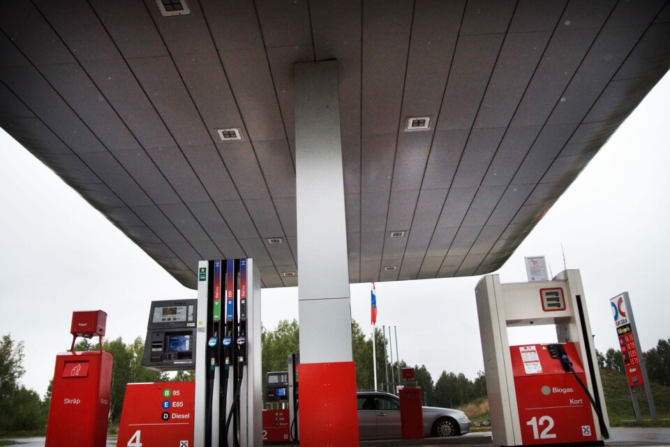 Enligt Eons hemsida finns det över 200 tankstationer för biogas i Sverige. En av dem finns i Älmhult.