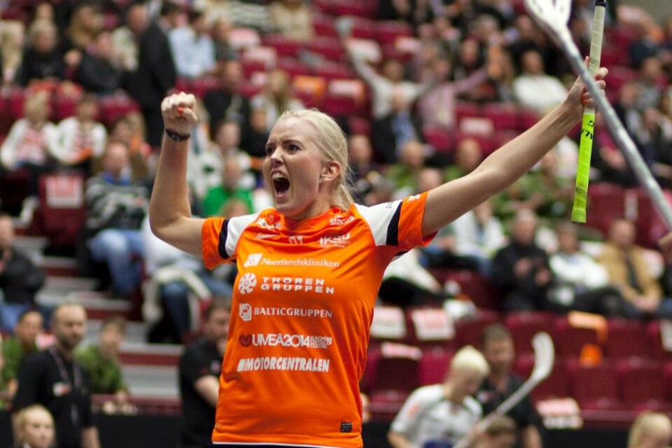 Så sent som i förra veckan var Cassandra Edberg med i det svenska landslaget i innebandy i Euro Floorball Tour, där hon var en av de bästa svenska spelarna. Hon var högaktuell till en plats i VM-truppen om några veckor. Nu meddelar 24-åringen att hon sl