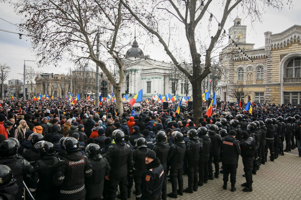 Kravallpolis under en regeringskritisk protest i Chisinau i Moldavien den 28 februari.