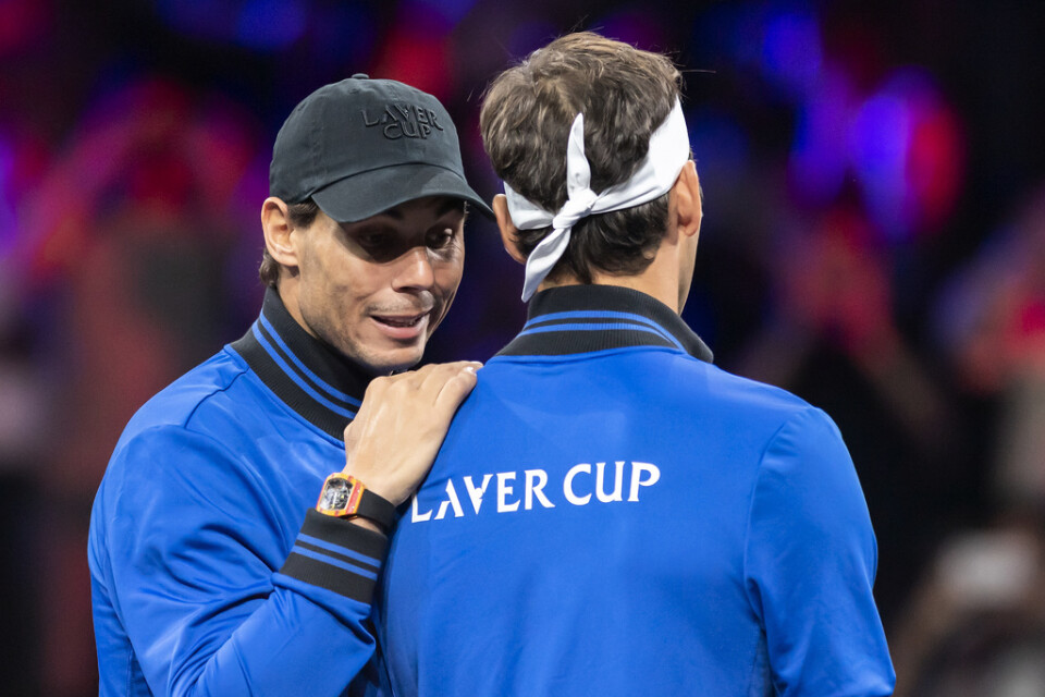Rafael Nadal, till vänster, har tvingats dra sig ur Laver Cup med en handskada.