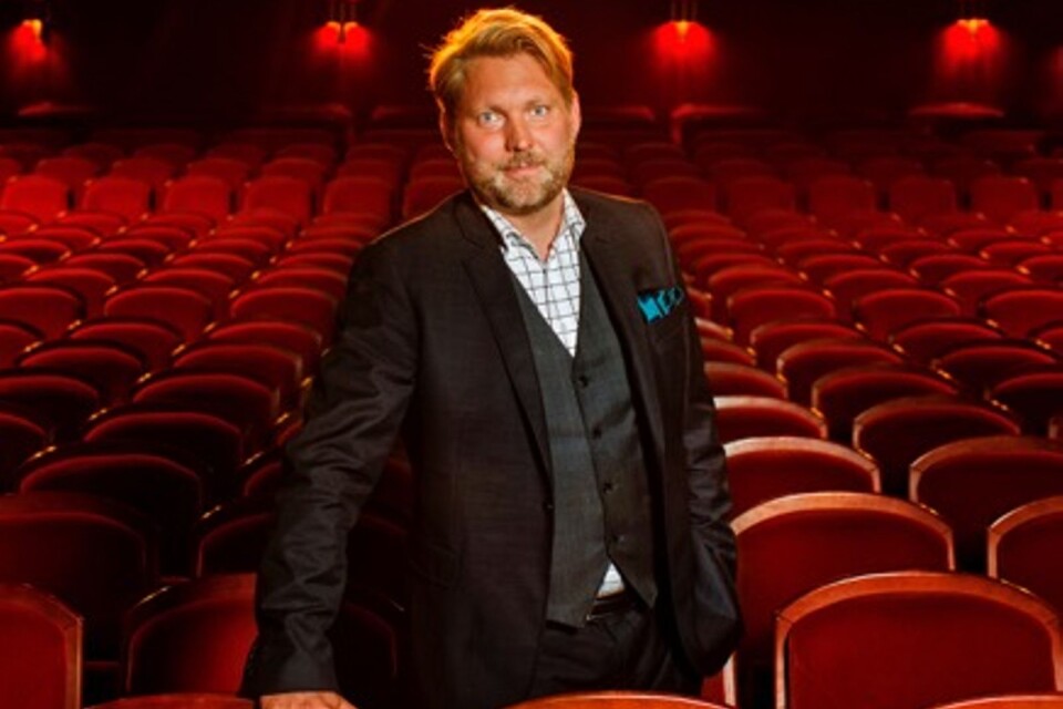 Charlie Söderberg kommer till Ystads teater.