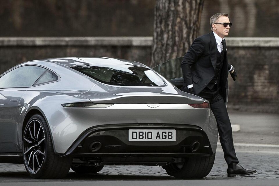 Glöm James Bond och hans brudar. Spionbranschens framtid stavas medelålders mammor. En brittisk parlamentsrapport manar säkerhetstjänster som MI5, MI6 och GCHQ att ge sig ut på sajter som det stora föräldraforumet Mumsnet för att få tag på lämpliga kand