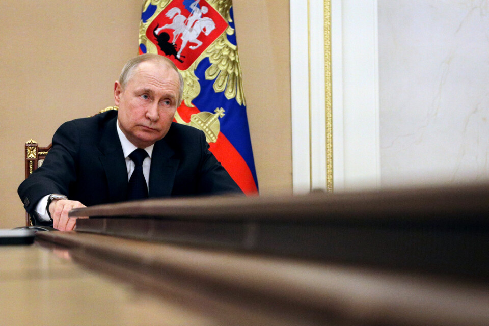Rysslands president Vladimir Putin under ett regeringsmöte i torsdags. Bilden är distribuerad av Kreml.