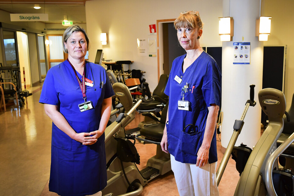 Överläkaren Cathrine Jonsson och läkaren Elisabet Åkesson på Stockholms sjukhem arbetar på slutenvårdsrehab av covid-patienter. I behandlingen ingår träning på sjukhemmets gym.