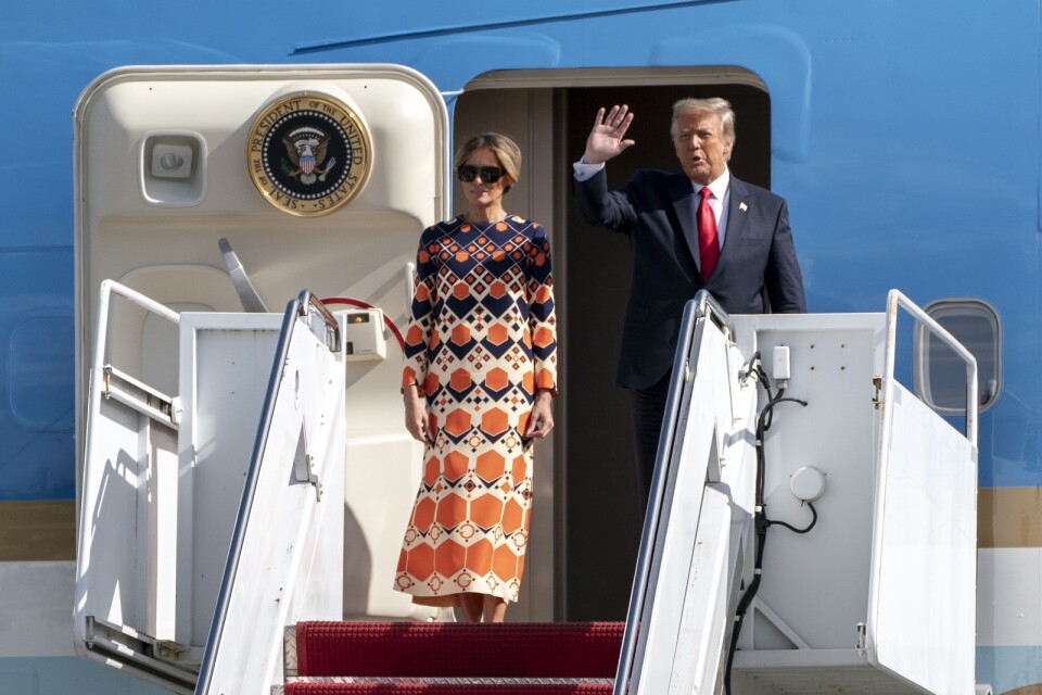 President Donald Trump och hans hustru Melania Trump anländer till Palm Beach, Florida.