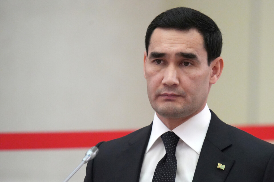 Turkmenistans diktator Serdar Berdymuchamedov lovar att stoppa all rökning i landet inom två år. Arkivbild.