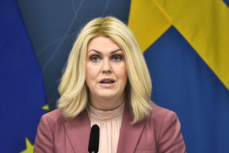 Tidigast den 9 februari kan restriktioner tas bort. Det meddelade socialminister Lena Hallengren (S) vid en digital pressträff under onsdagen.