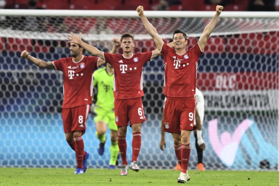 Bayern München vann Supercupfinalen mot Sevilla med 2–1.