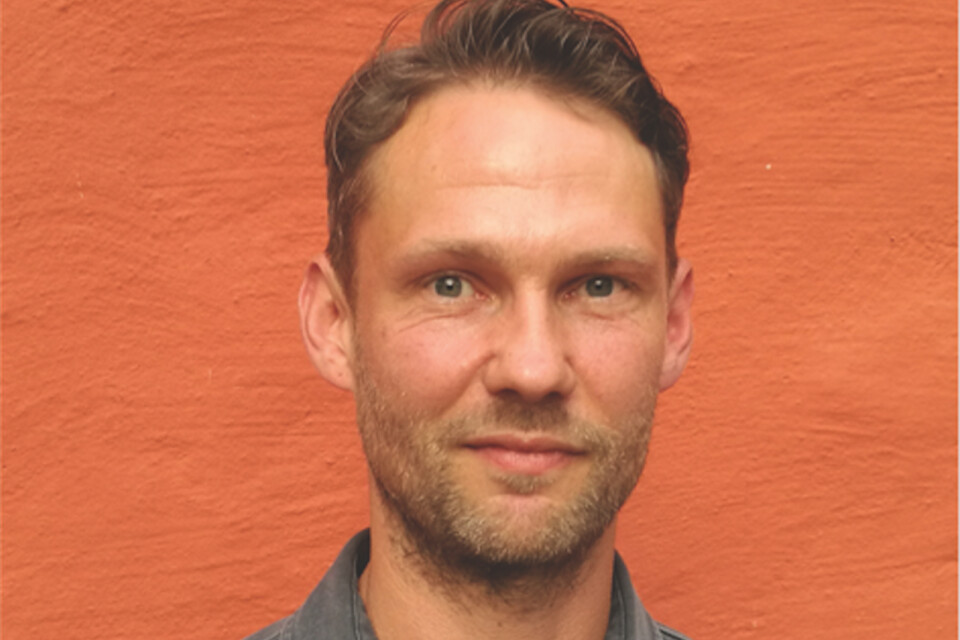 Simon Bring kandiderar för Sverigedemokraterna och driver företaget Smålands Kafferosteri.