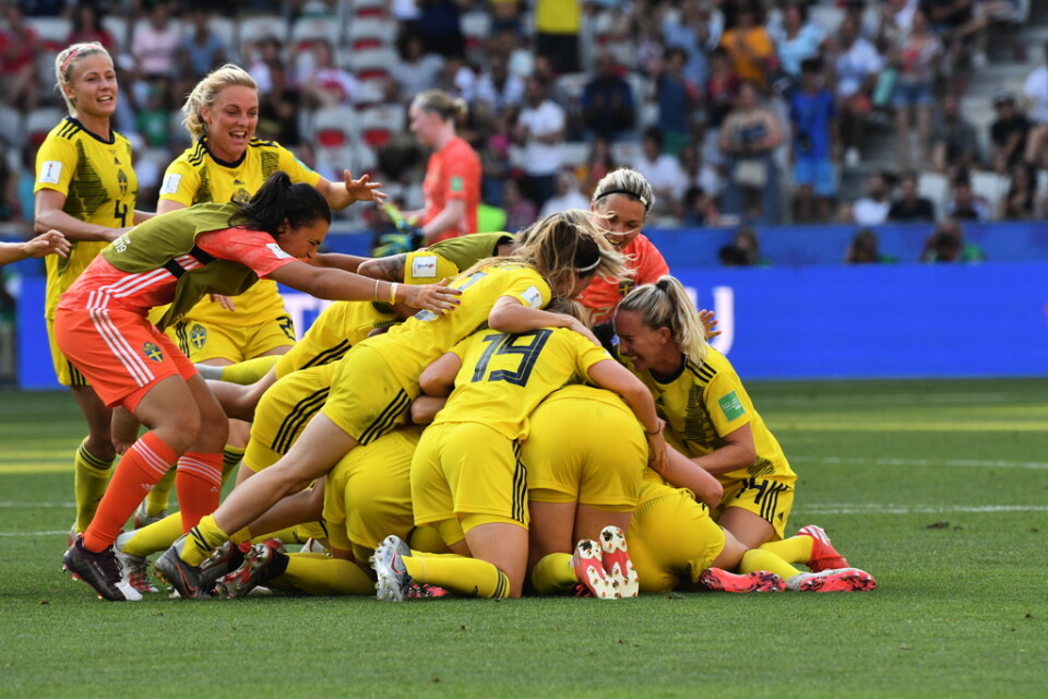 Sverige tog brons i fotbolls-VM i Frankrike i somras. I framtiden kan mästerskapet spelas varannat år i stället för vart fjärde år. Arkivbild.