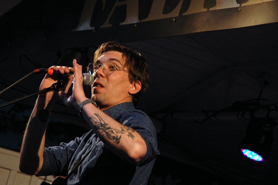 Justin Townes Earle under Rolling Rootsy Revue på Värdshuset Hwitan i Falkenberg 2015.