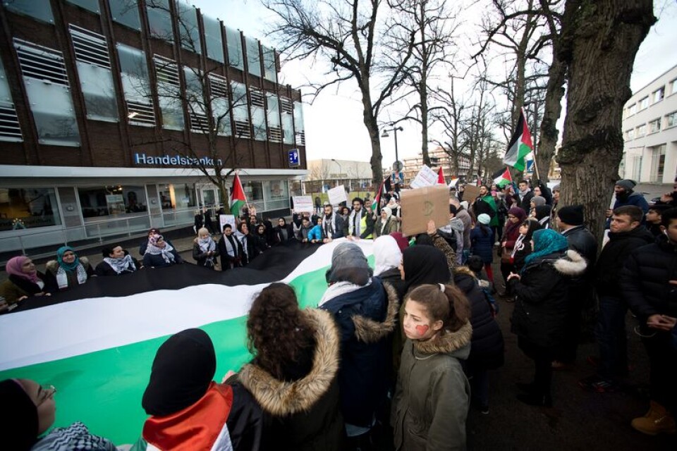 Många hade palestinska flaggor med sig.