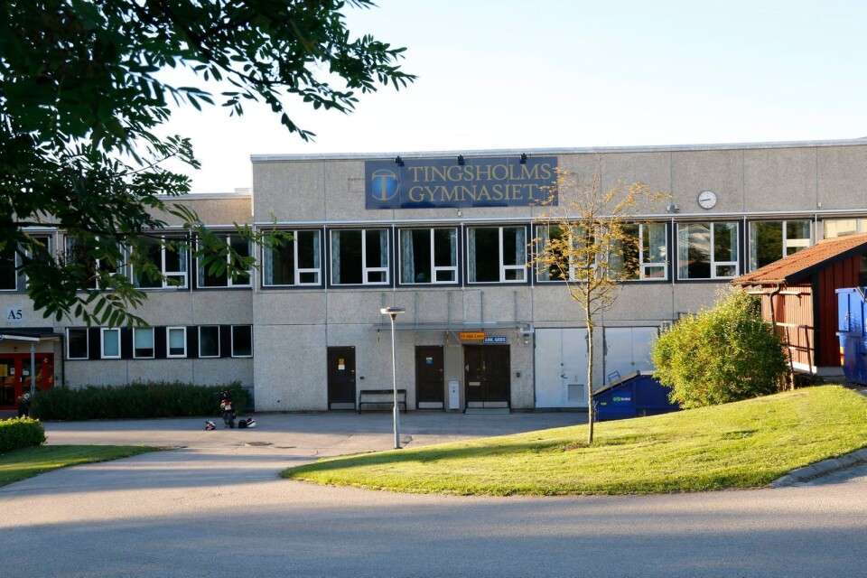Tingsholmsgymnasiets tak skulle rymma många solceller, skriver Bo Larsson, vänsterpartist i Tvärred.