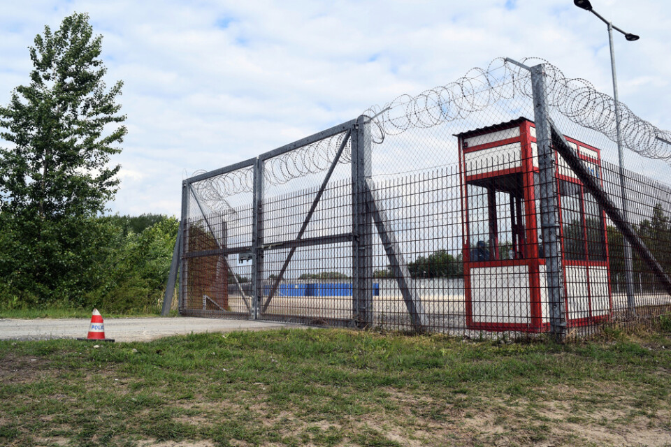 Ett så kallat transitläger i ungerska Roszke som nu ska stängas. Arkivbild.