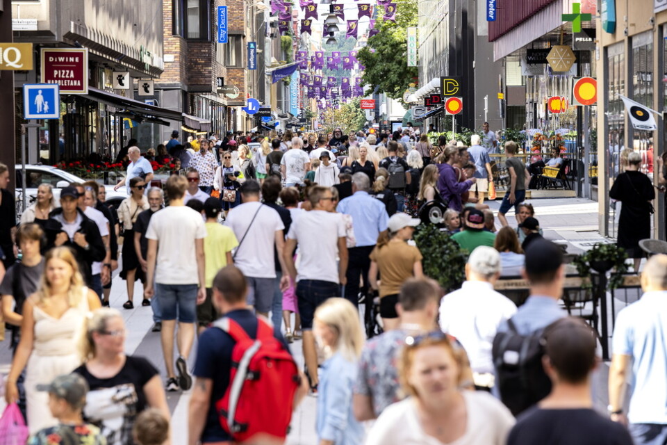 Nu hoppas modeindustrin att turister ska bära den svenska handeln under sommaren. Arkivbild.