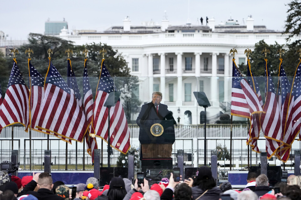 Donald Trump talade inför tiotusentals demonstranter under onsdagen, och fortsatte hävda att han vunnit valet.