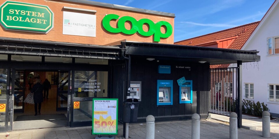 Coop har inga planer på att stänga sin butik på Rådmansgatan i Simrishamn.