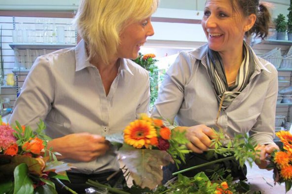 Birgitta Olsson och Maggie Jeppsson har tagit över som nya ägare till Flora blommor i Skurup.