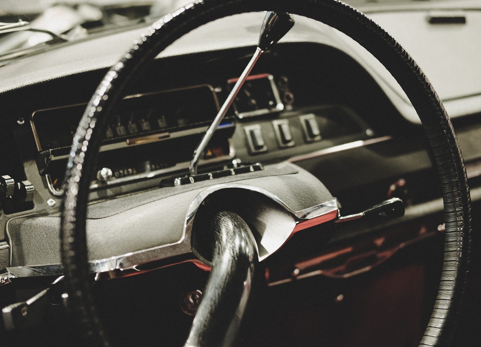 Ratt och växelspak i en äldre Citroën.
Foto: Nnamdi David Ekwegba/Shutterstock