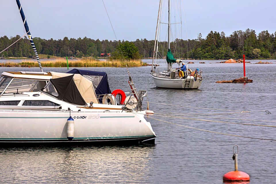 Inloppet från Kalmarsund leder bland annat båtarna förbi Rågholmen och Äspö.