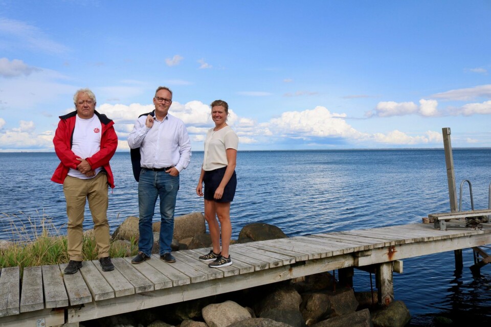 S-politikerna Steve Sjögren, Johan Persson och Anna Thore vill slå ett slag för ett renare Kalmarsund.