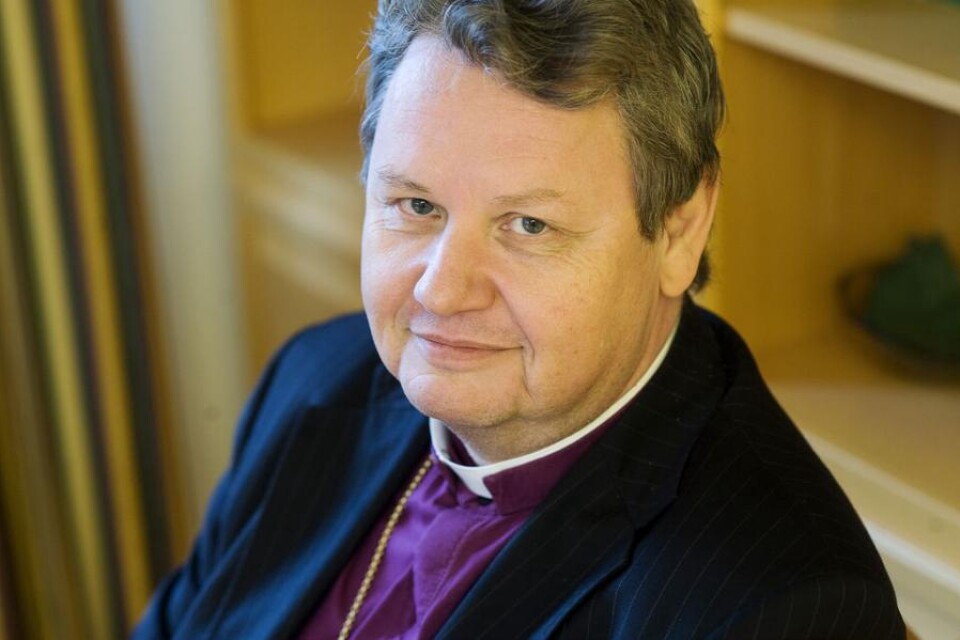 Biskop Sven Thidevall är fortfarande sjukskriven efter bråket på stiftskansliet förra veckan.