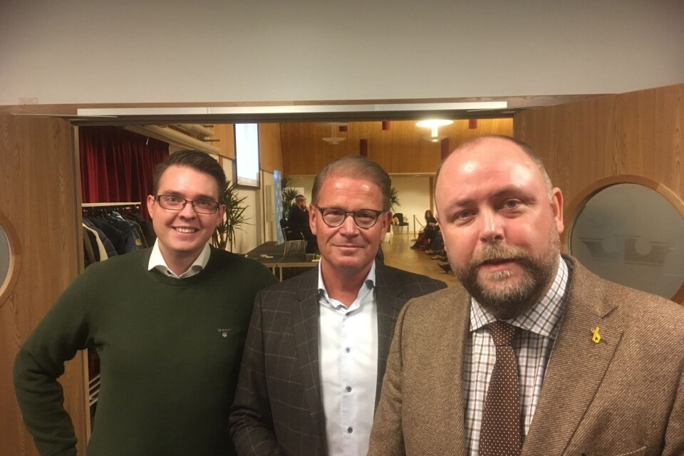 De tre moderata toppnamnen Carl-Wiktor Svensson, Harald Hjalmarsson och Jan R Andersson är inte nöjda med energiöverenskommelsen.